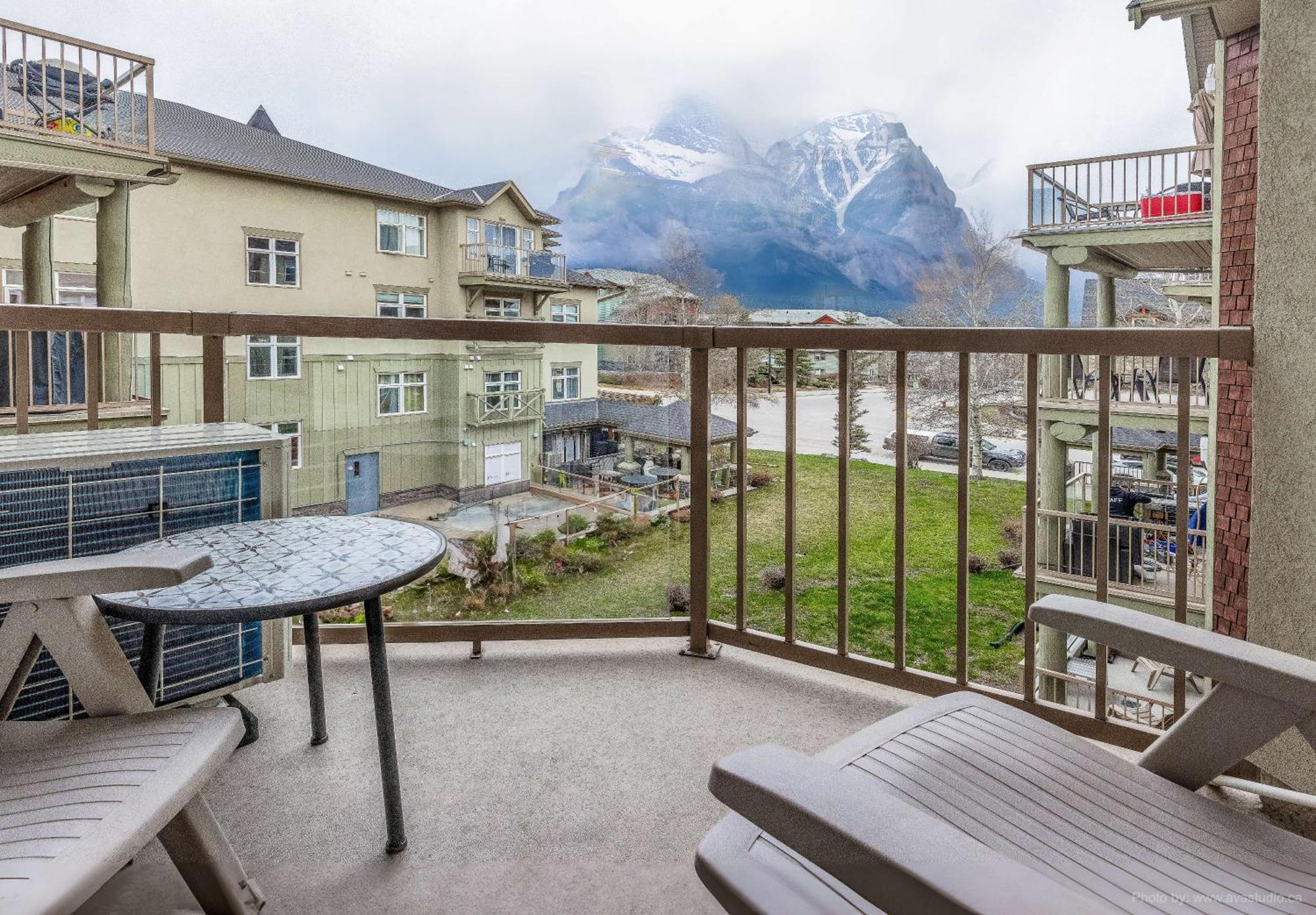 Lovely Mountain View 2 Bedroom Suite Canmore Exterior foto